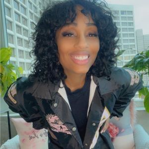 Meet your Posher, Denitra